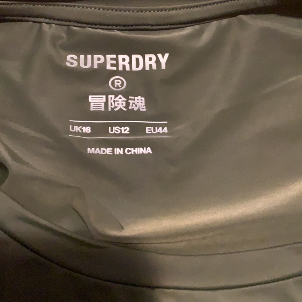 Superdry cropped workout shirt - Picture 6 of 6
